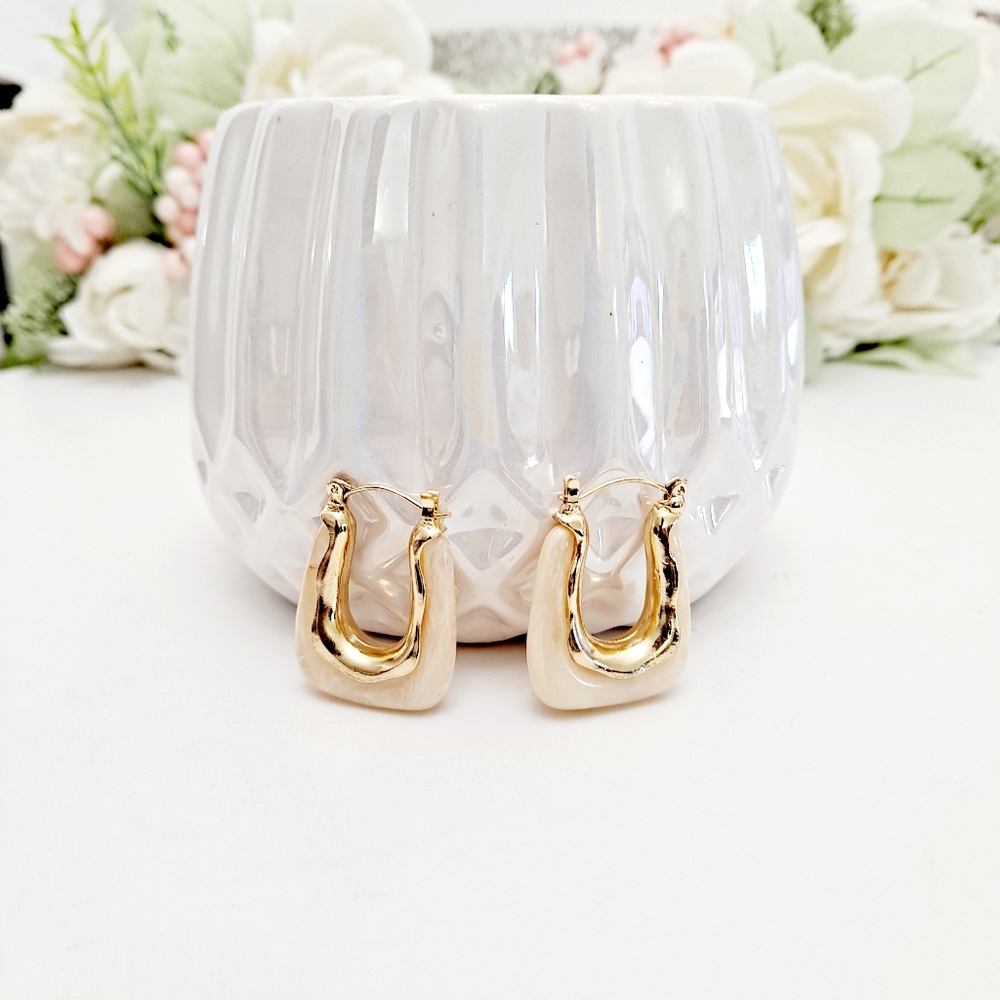 Chunky Gold Cream Resin U-Shaped Hoop Earrings Geometric Modern Statement ๐ - Picture 6 of 9